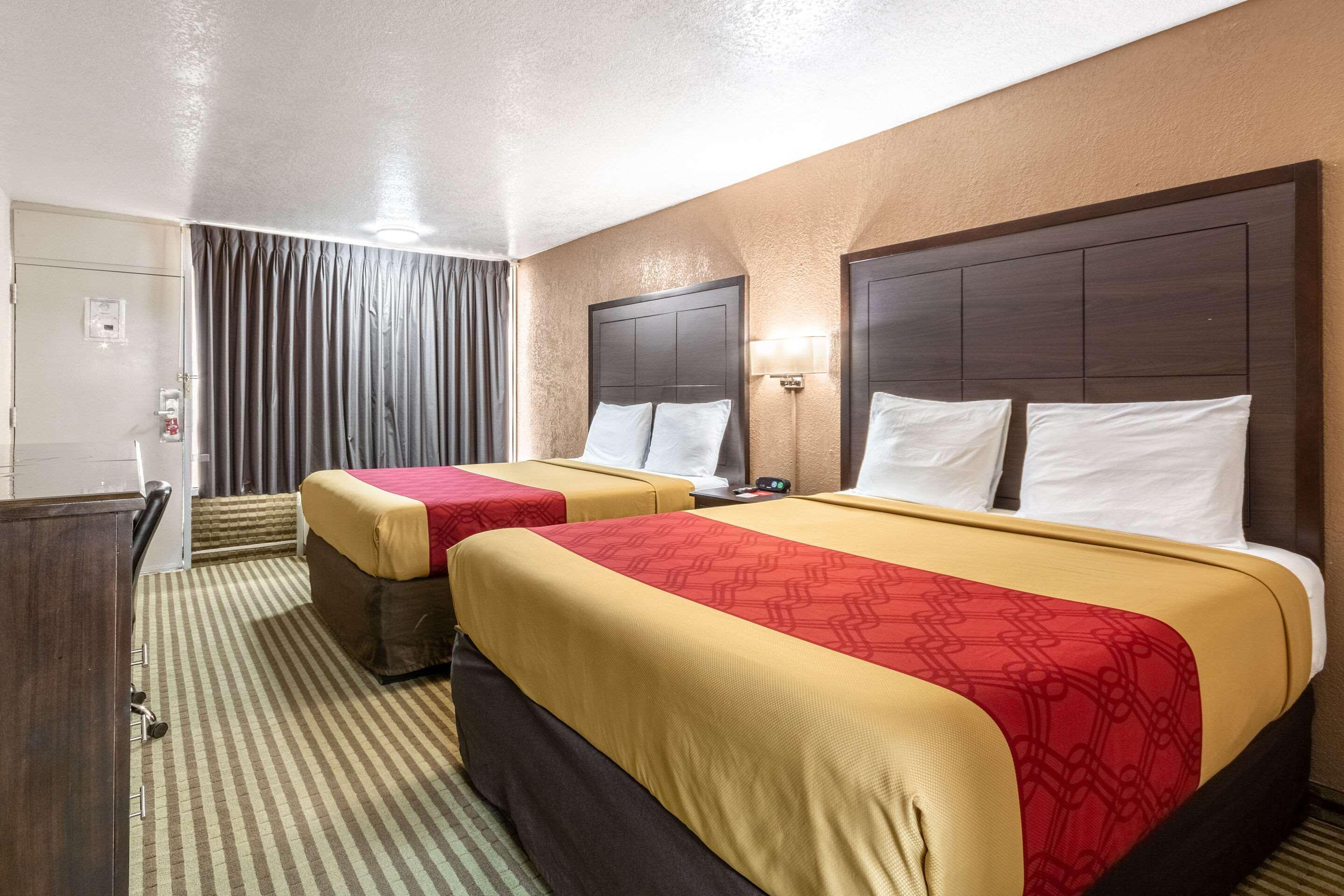 Econo Lodge Winfield Екстериор снимка
