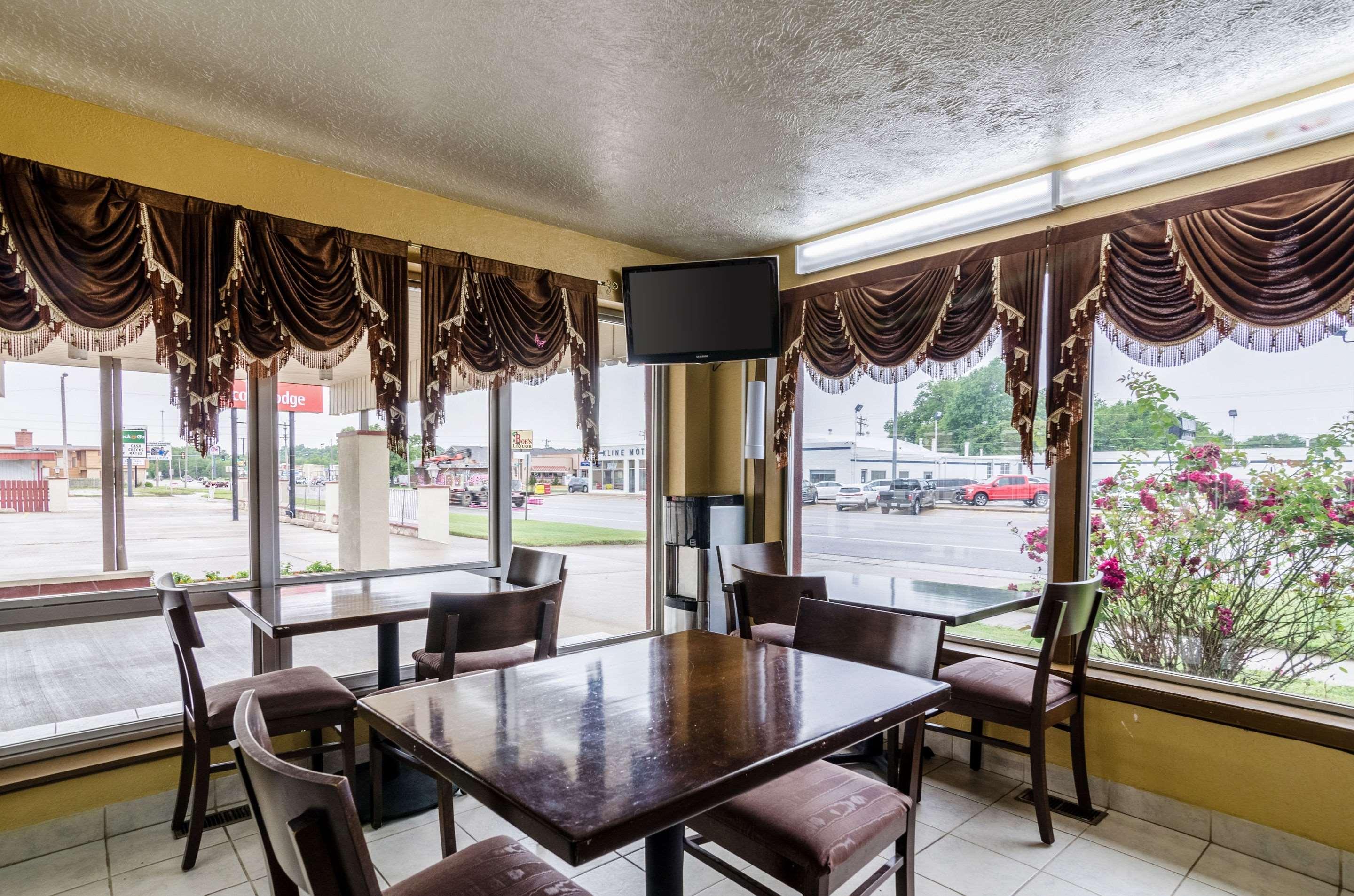 Econo Lodge Winfield Екстериор снимка
