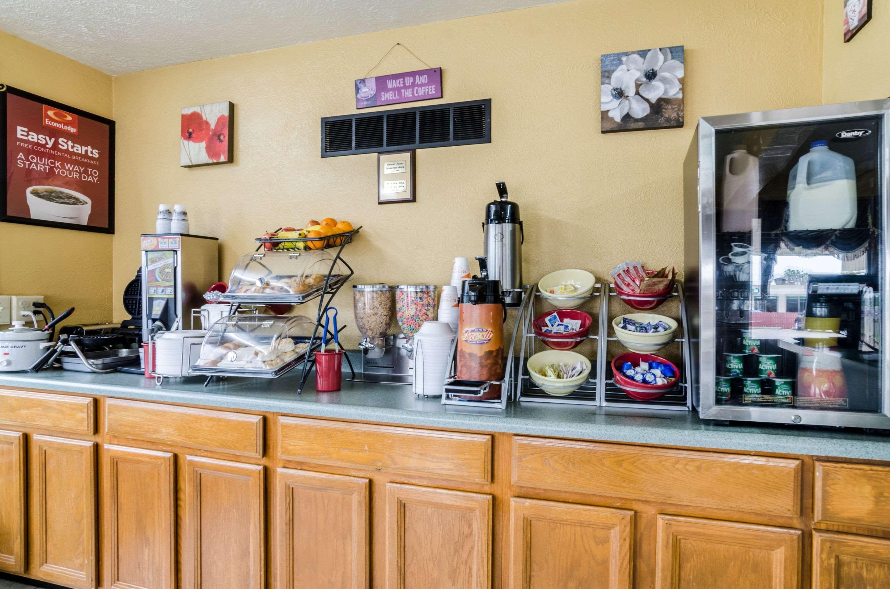 Econo Lodge Winfield Екстериор снимка