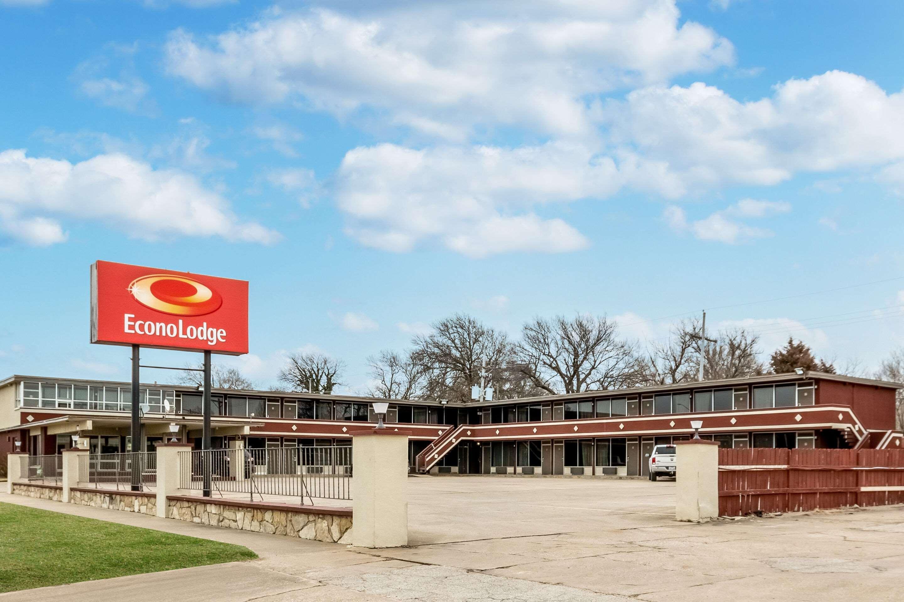Econo Lodge Winfield Екстериор снимка