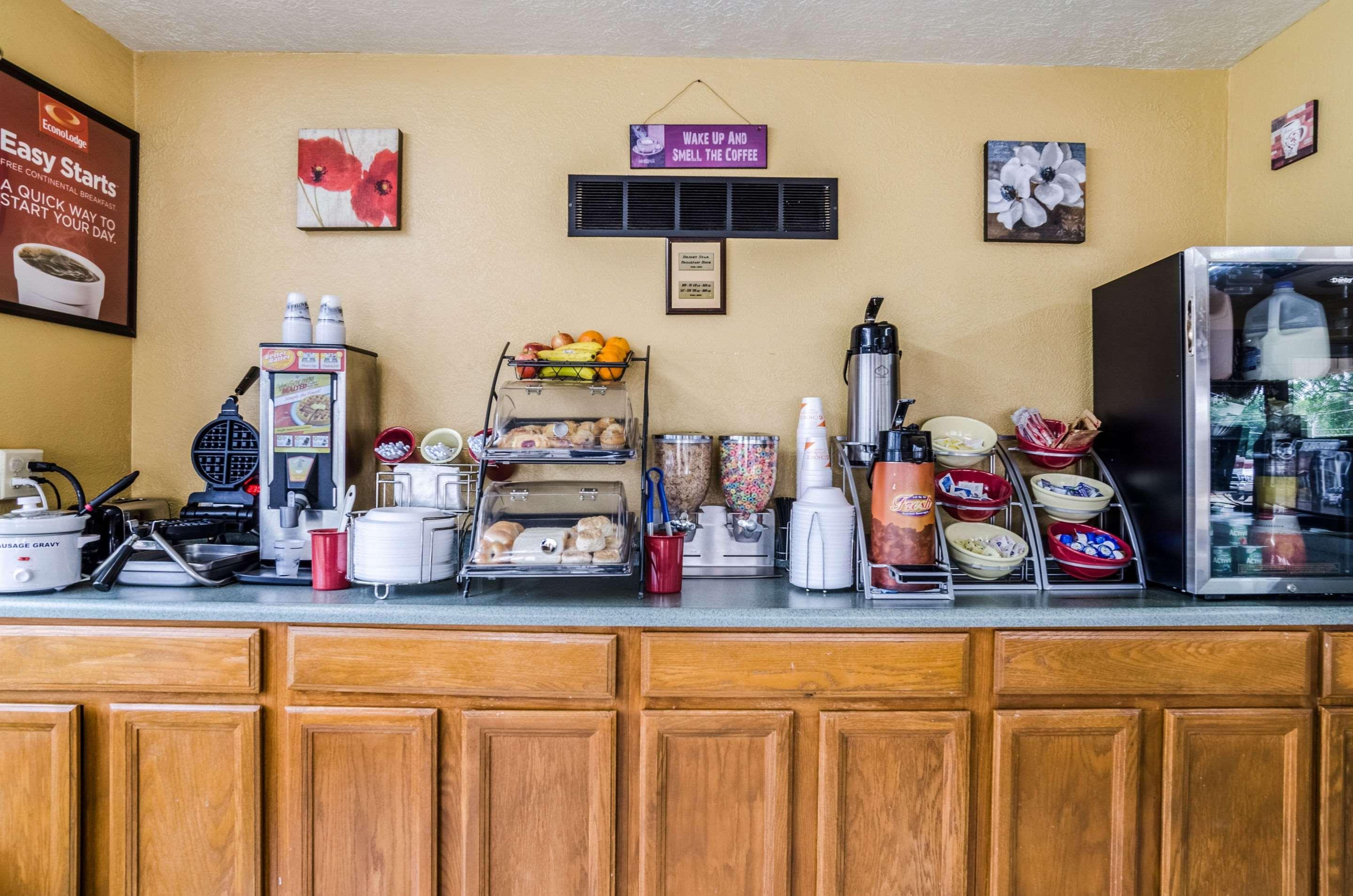 Econo Lodge Winfield Екстериор снимка