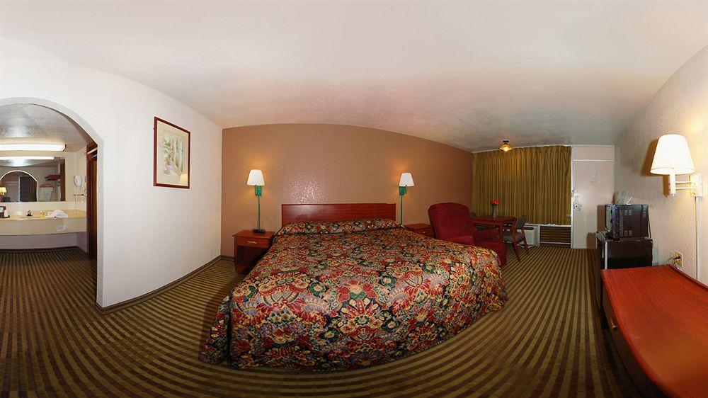 Econo Lodge Winfield Екстериор снимка