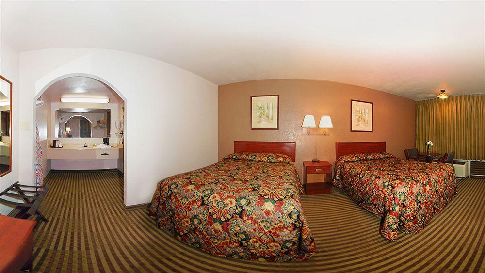 Econo Lodge Winfield Екстериор снимка